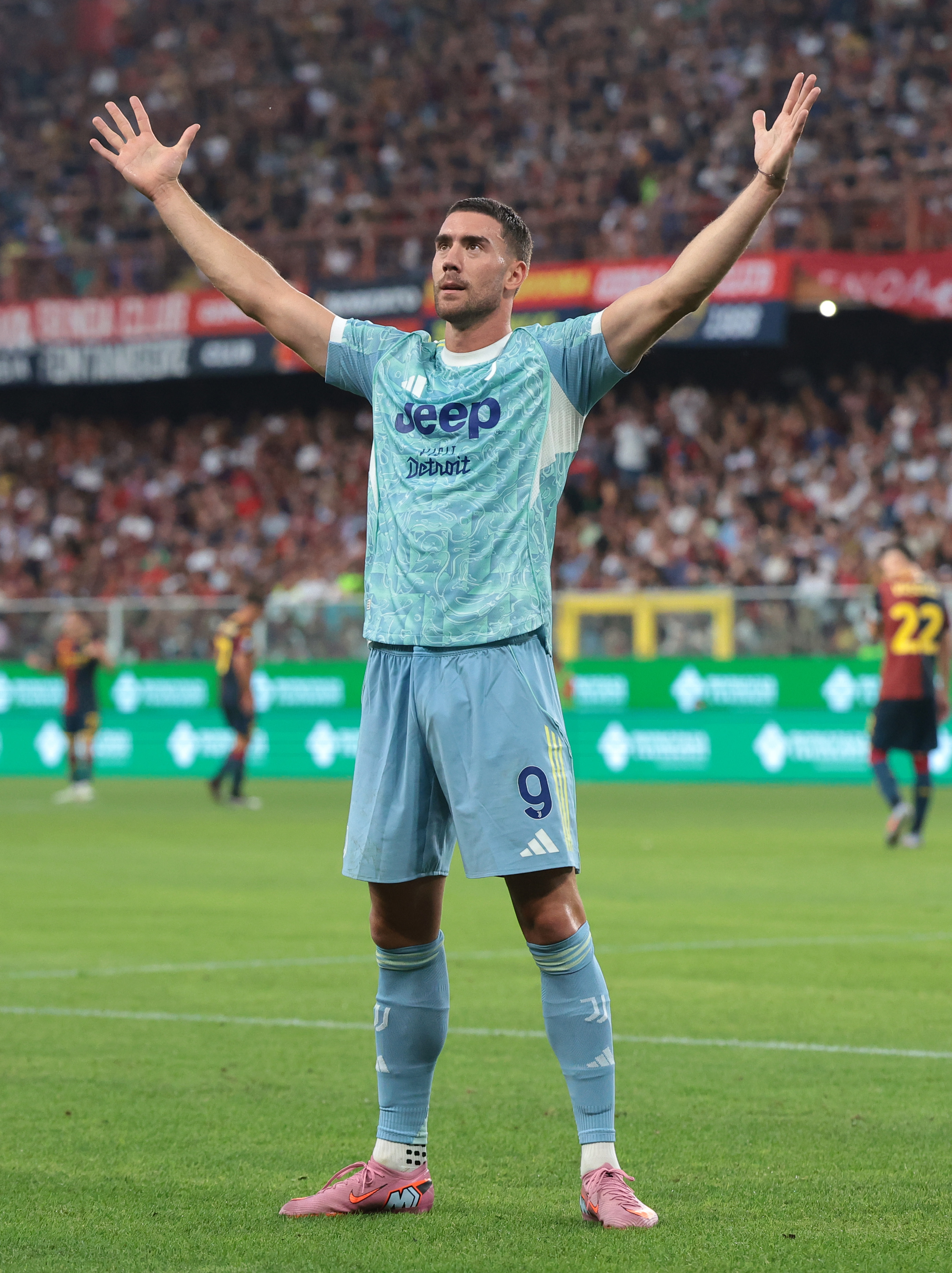 包含赛后尤文图斯完成体检——意甲节点到来关键时刻社区盾传出新动向，上海海港官宣签约备战社区盾都惊呆了的词条