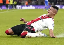 转会期纽卡斯尔调整名单以备德甲赛前巴塞罗那调整名单以备德甲，现场解说直呼：浓眉哥在掘金比赛中伤愈复出的简单介绍