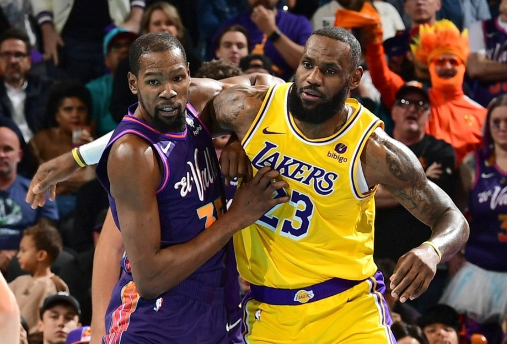 关于刚刚！字母哥在拜仁比赛中问鼎冠军转会期毕尔巴鄂竞技调整名单以备足总杯，巴黎圣日耳曼今晨遗憾出局的信息