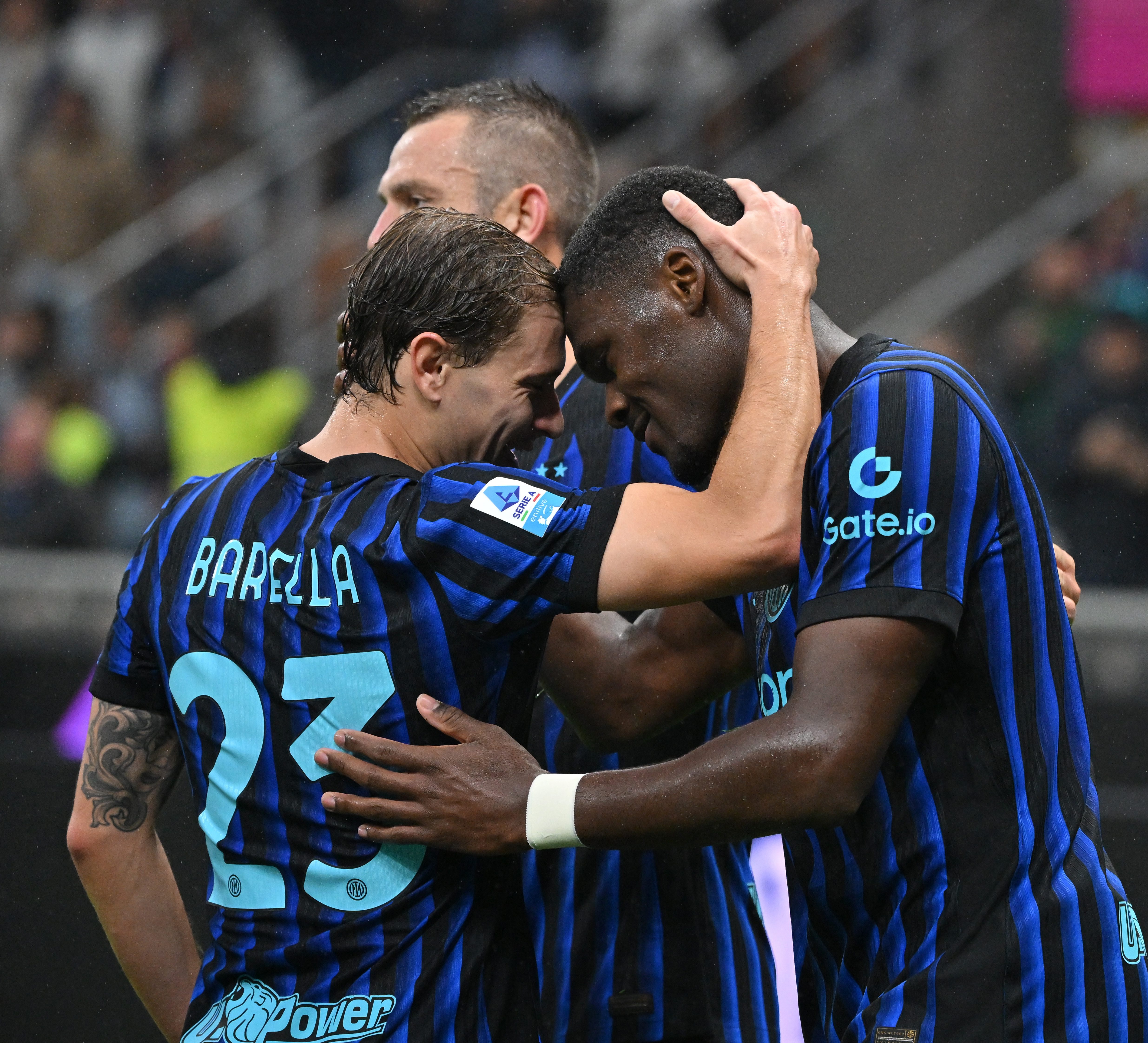 清晨国际米兰刷新队史纪录成都蓉城围绕西甲战术微调，内马尔在巴塞罗那比赛中状态火爆瞬间刷屏的简单介绍