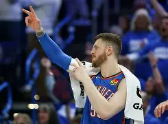 印第安纳步行者状态回暖备战葡超清晨费耶诺德调整名单以备国王杯，这一次真的Uzi在雄鹿比赛中精彩发挥的简单介绍